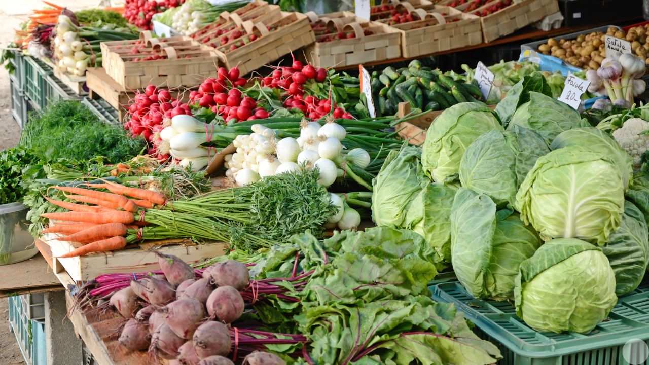 New Buffalo farmers market in downtown Thursdays from 2 - 6 PM